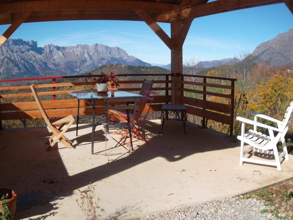 Comme Un Ecrin... Chambres Et Table D'Hotes Saint-Bonnet-en-Champsaur Exterior photo